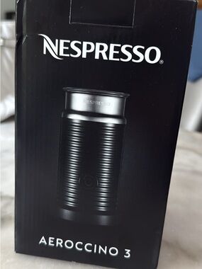 Nespresso Milk Frothing Image - Black, White, Brown